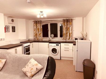 2 bedroom apartment to rent - Photo 5