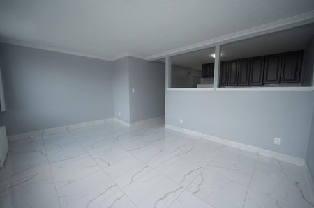 For Lease - 2624 Eglinton Avenue Unit# 1, Toronto, Ontario - Photo 5