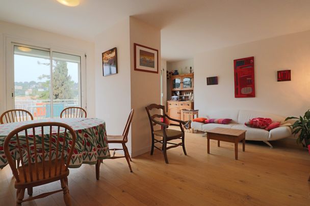 Lumineux et traversant, avec terrasses , en dernier étage - Photo 1