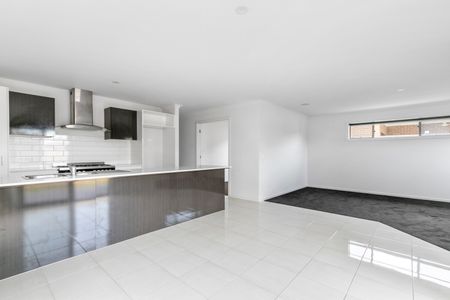 25 Isabel Street, Pakenham VIC 3810 - House For Rent | Domain - Photo 4