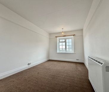 Goring Road, Worthing, BN12 2 bedroom flat to rent - Photo 1