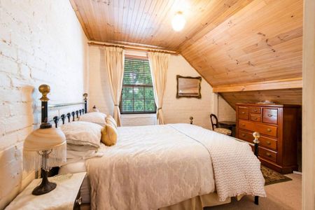 "ELIZA" - Left Side Apartment - Photo 4