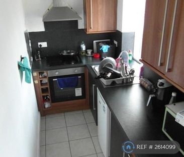 2 bedroom flat to rent - Photo 5