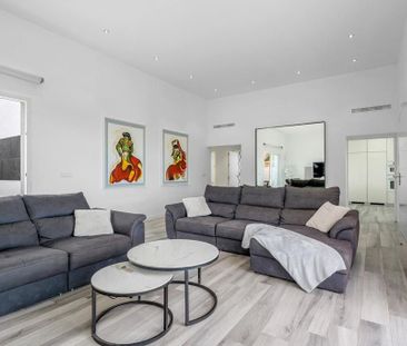 4 room luxury Villa for rent in Almoradí, Spain - Photo 1