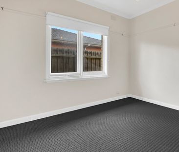 16 Highlands Road, Thomastown VIC 3074 - Photo 4