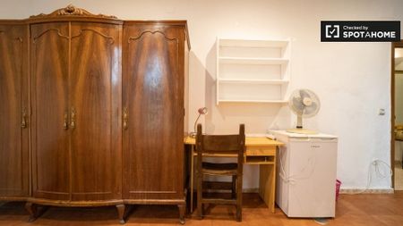 madrid, Community of Madrid 28015 - Photo 3