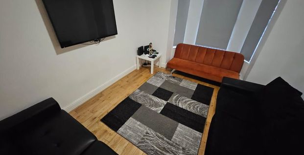 Archery Terrace, Woodhouse, Leeds, LS2 9AT - Photo 1