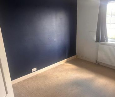 4 bedroom terraced house to rent - Photo 3