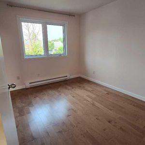 Maison à louer Ste-Rose, Laval - Photo 2