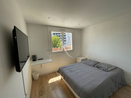 Location Appartement 1 pièce 9m² - Photo 4
