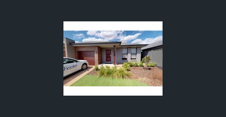 Exclusive Living in 'Lakeview' - Photo 2