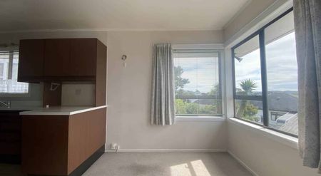 Spacious Family Home in the Heart of Blockhous... - Photo 3