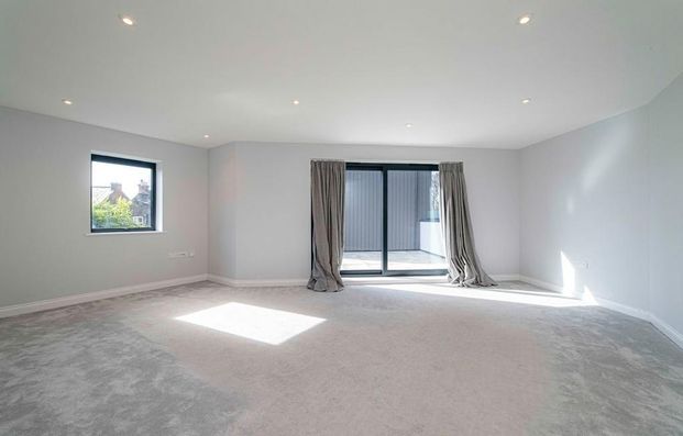 4 bedroom end of terrace house to rent - Photo 1