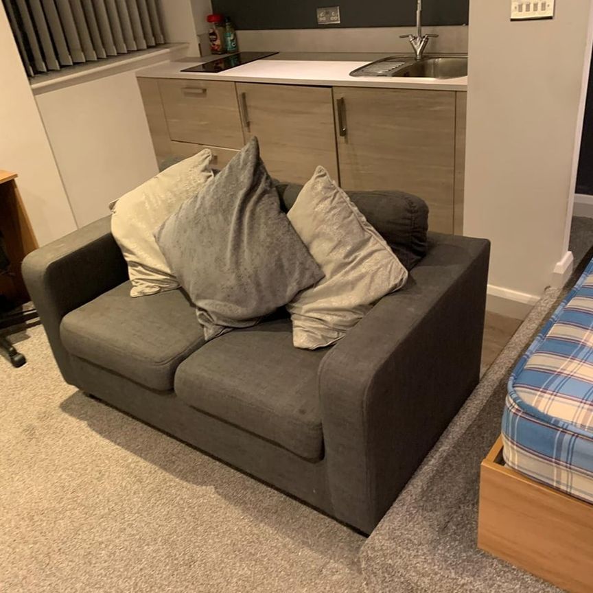 Studio Flat, Bracken House, M1 - Photo 1