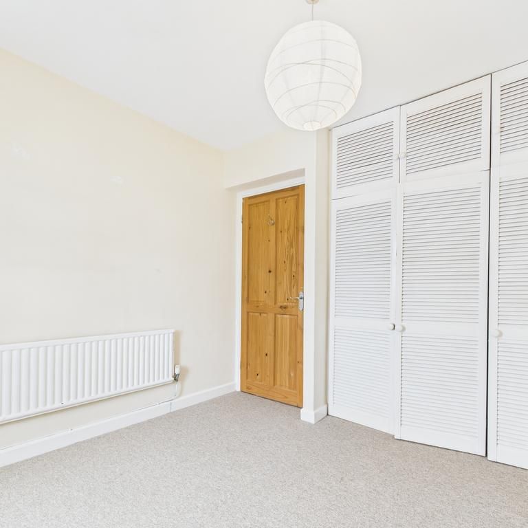3 bedroom end of terrace house to rent - Photo 1