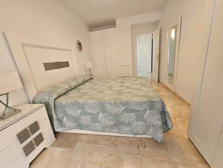 Piso de alquiler en Paseo Marítimo Rey de España, Las Gaviotas - Carvajal - Photo 2