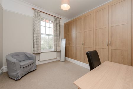 2 Bed Flat, Dealtry Road, SW15 - Photo 3