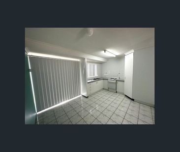 Private and air conditioned - Photo 5