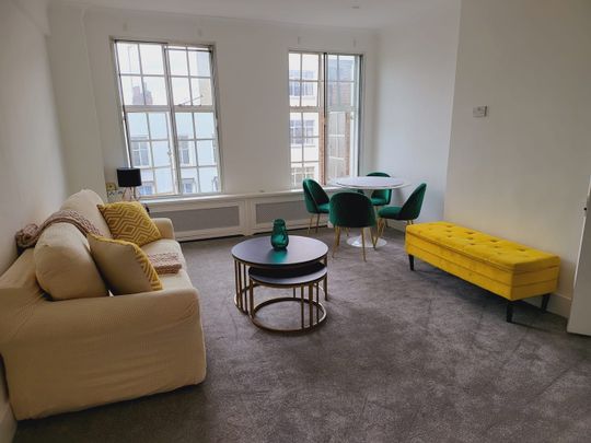 2 Bed Flat, Brompton Road, SW3 - Photo 1