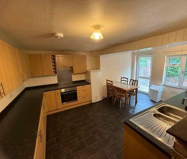 Broadlands Road, SO17 - Photo 2