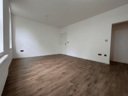 4 bedroom semi-detached house to rent - Photo 2