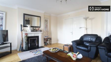Room for rent in cosy 2-bedroom house in Citywest - Photo 5
