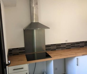 Location Appartement 3 pièces 67m² ST MAXIMIN LA STE BAUME 83470 - Photo 2