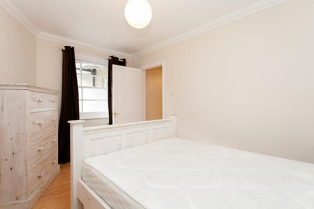 2 bedroom flat in Islington - Photo 4