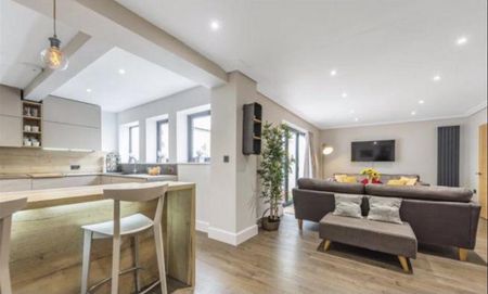 3 bedroom terraced house to rent - Photo 2