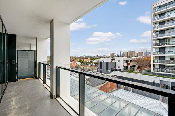 STYLISH APARTMENT - Photo 1