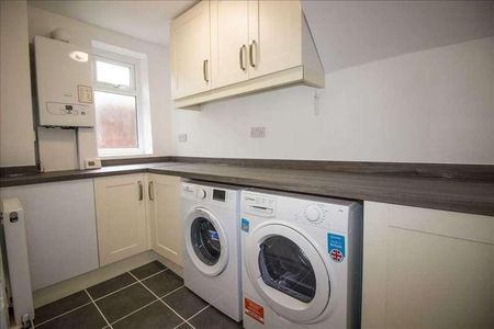 Dean Road, South Shields, NE33 - Photo 2