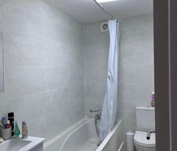 6 bedroom terraced house to rent - Photo 2