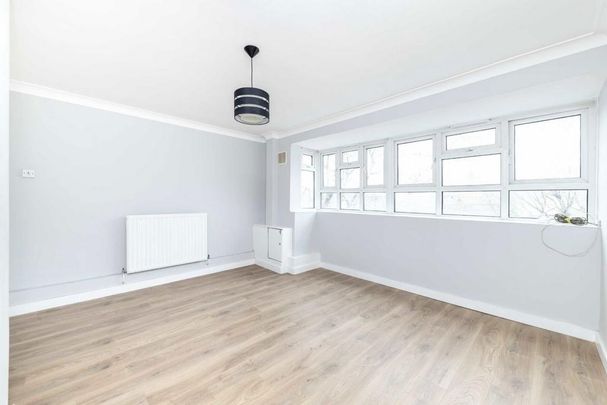 3 bedroom flat to rent - Photo 1