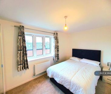 1 bedroom in a house share to rent - Photo 2