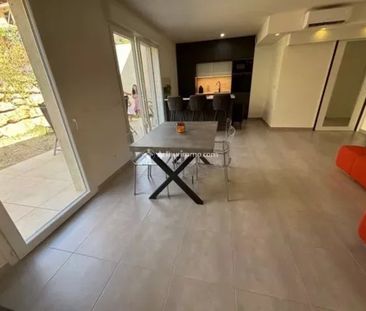 Location Maison 4 pièces 94 m2 à Sanary-sur-Mer - Photo 3