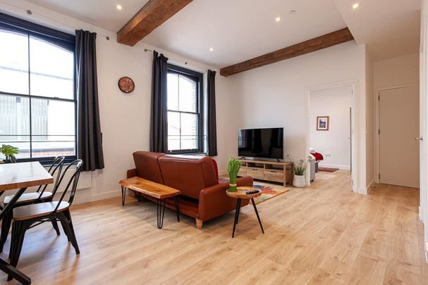 School Street - Photo 1