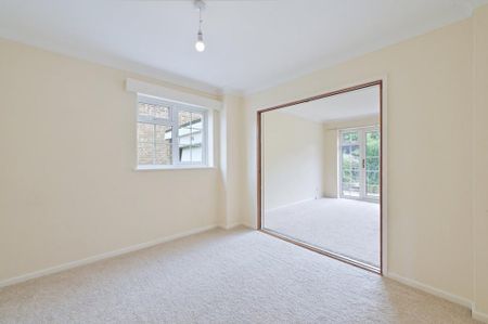 4 bedroom link detached house to rent - Photo 5