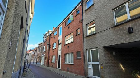 Gezellig en energiezuinig appartement met terras in centrum Eeklo! - Photo 3