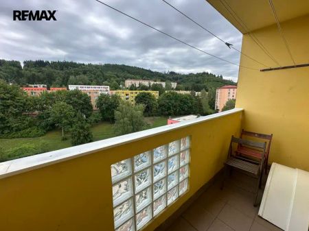 Pronájem bytu 2+1 s lodžií ve Vsetíně, Rokytnice - Фото 2