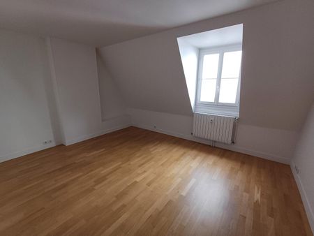 location Appartement F4 DE 127.45m² À PARIS - Photo 3