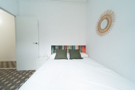 Carrer de Santa Anna, Barcelona, Catalonia 08002 - Photo 4