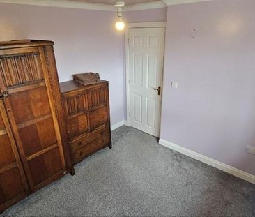 4 bedroom detached house to rent - Photo 2