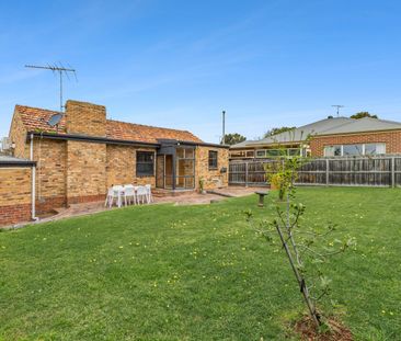 Retro Charm with Modern Touches in a Fabulous Location - Photo 2