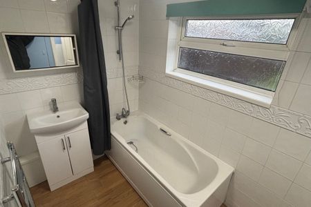 Edinburgh Street, SWINDON - Photo 4