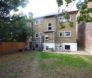 Flat to rent - Ethelbert Road, Bromley, BR1 - Photo 4