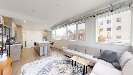 For Lease - 3258 Dundas Street, Toronto, Ontario - Photo 2