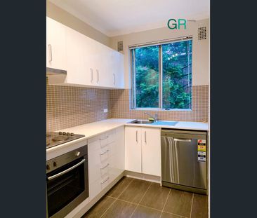 Spacious one Bedroom Apartment Near Chatswood CBD - Photo 3