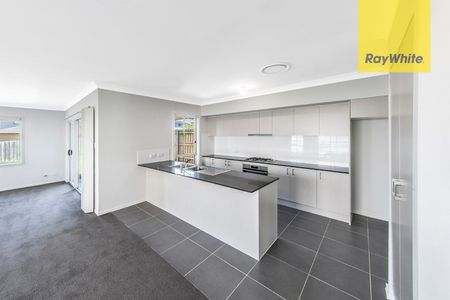 NEAR NEW LARGE HOME IN NEW ESTATE AREA! READY TO MOVE IN! - Photo 4