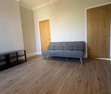 2 bedroom end of terrace house to rent - Photo 1