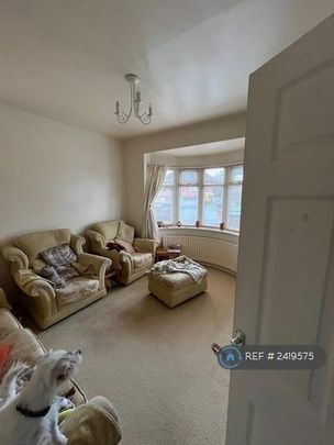 4 bedroom bungalow to rent - Photo 1